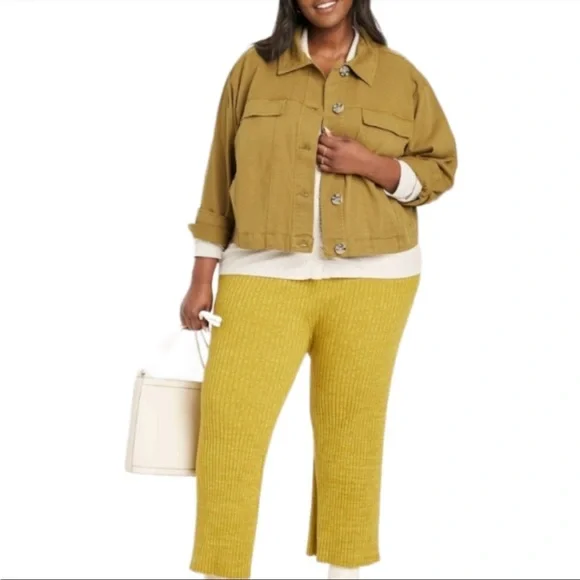 Target yellow jacket 🐝 - Picture 2 of 3